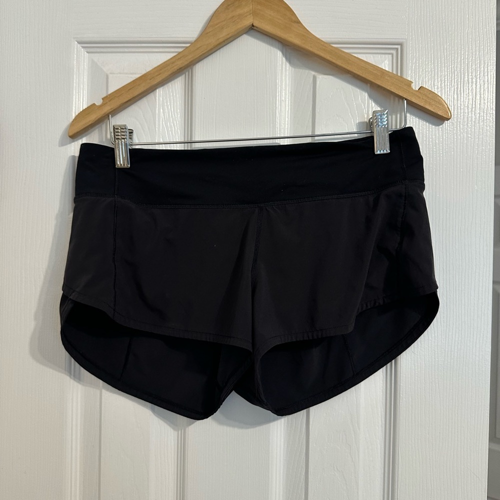 Lulu Lemon Black speed up short 2.5 inch